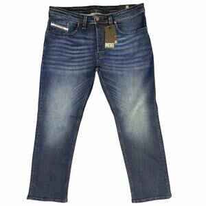 DIESEL MARKEE STRAIGHT MEN’S JEANS RE067 Sz 36 x 30”MSRP $195 Measures Included